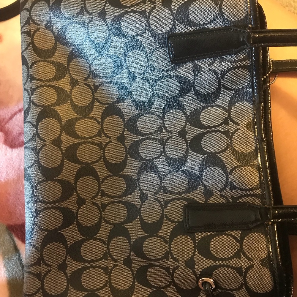 Coach Handbag 👜 - Picture 3 of 5
